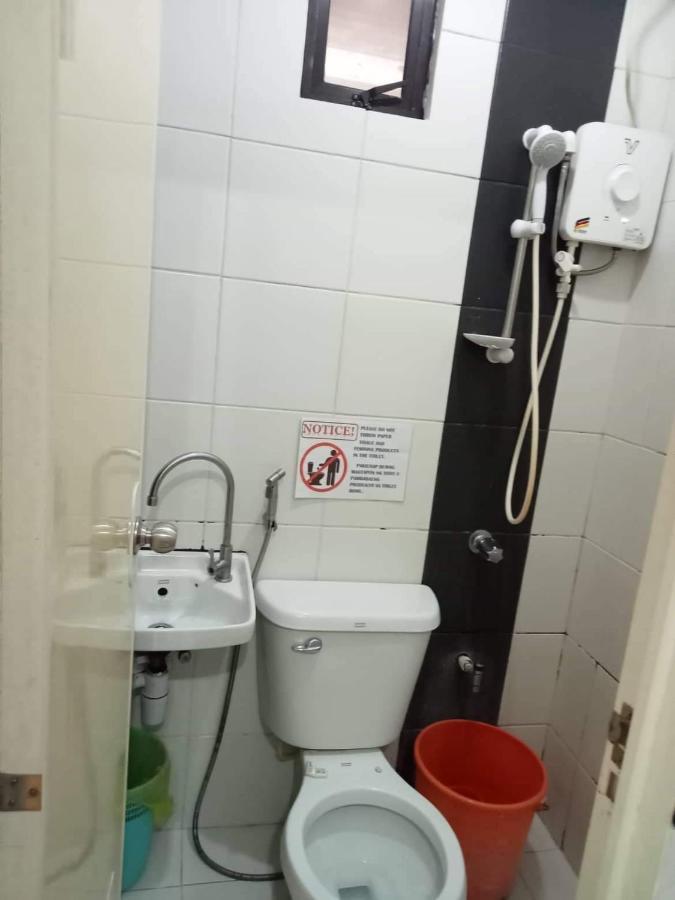 N&J Lopez Lodging House Pasay Bagian luar foto