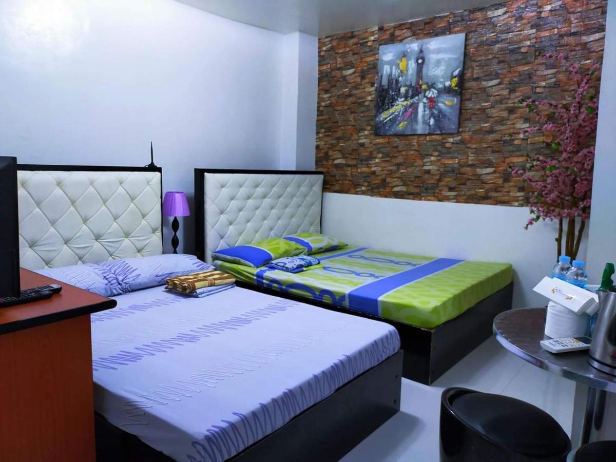 N&J Lopez Lodging House Pasay Bagian luar foto