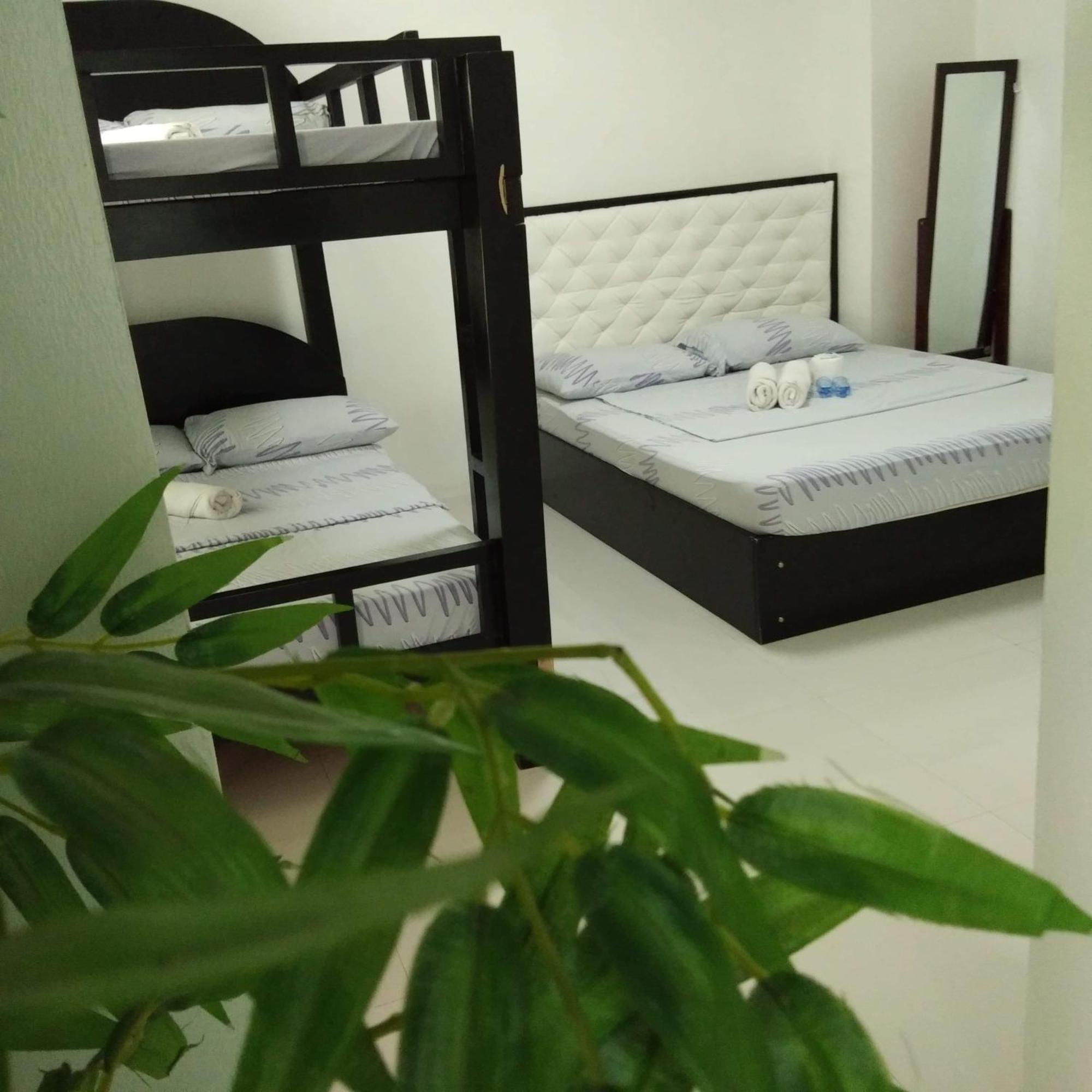 N&J Lopez Lodging House Pasay Ruang foto