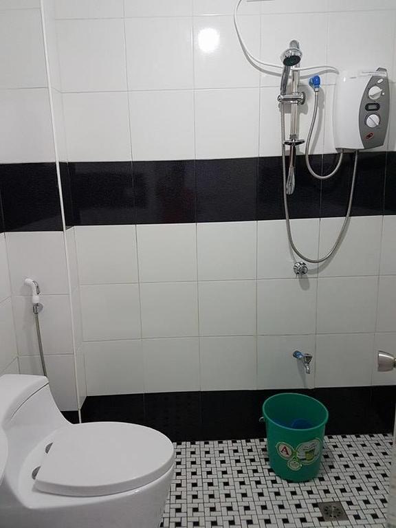 N&J Lopez Lodging House Pasay Bagian luar foto