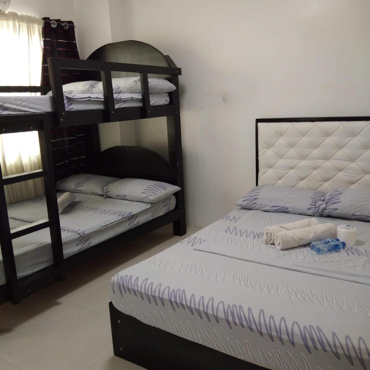 N&J Lopez Lodging House Pasay Ruang foto
